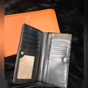 Lauren Ralph Lauren Black bifold wallet zipper outside and Orange pouch set